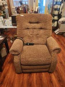 lot 106 image: Catnapper Powerlift reclining chair - works