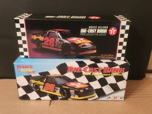 lot 42 image: Selection of 2 124 scale Havoline- Texaco #28 Nascar cars - Davey Allison & Ernie Irvan