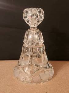lot 50 image: Vintage 24% lead crystal bell