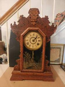 lot 53 image: Antique Seth Thoms Shelf-Alarm mantel clock - key & pendulum - 1860s