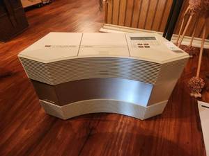 lot 38 image: Bose Wave Radio