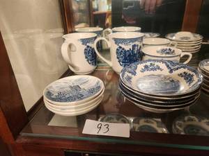 lot 93 image: Selection of Vintage Johnson Brothers - Old Britain Castles - Blue