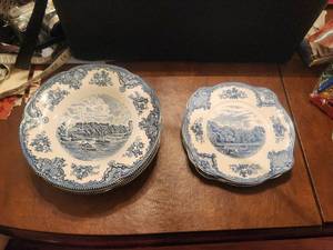lot 98 image: Selection of Vintage Johnson Brothers - Old Britain Castles - Blue large bowls and plates