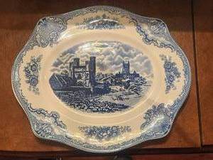 lot 92 image: Vintage Johnson Brothers - Old Britain Castles - Blue - Serving platter