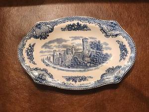 lot 95 image: Vintage Johnson Brothers - Old Britain Castles - Blue plate