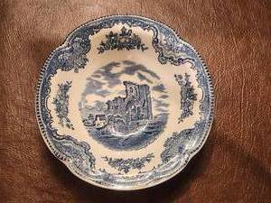 lot 96 image: Vintage Johnson Brothers - Old Britain Castles - 12 Blue bowls
