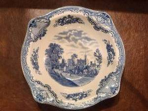 lot 100 image: Vintage Johnson Brothers - Old Britain Castles - Blue large bowl