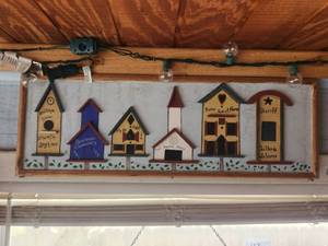 lot 158 image: Framed birdhouse wall decor.