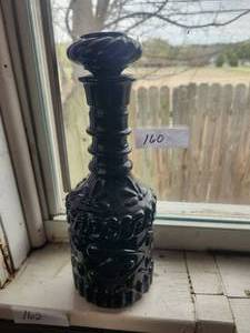 lot 160 image: Vintage Jim Beam glass liquor decanter - black