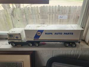 lot 161 image: Nylint pressed steel Napa truck