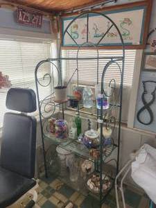 lot 171 image: Green metal and glass wire shelving unit