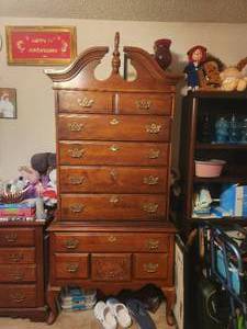 lot 214 image: American Drew Queen Anne Chippendale style tall dresser - 2 piece