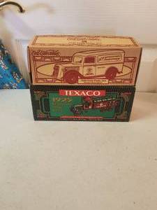lot 207 image: Texaco - Ertl die cast collectibles - 1925 Kenworth & 1936 Ford