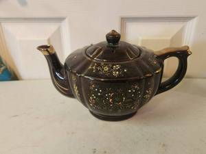lot 194 image: Vintage brown Coffee-Tea pot - Made in Japan