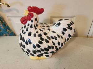 lot 192 image: Chicken cookie jar - Youngs
