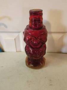 lot 184 image: Vintage Tiara Red glass W C Fields Mountaineer Man decanter