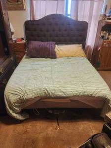 lot 247 image: Tempur-Pedic adjustable Bed with wireless remote - head and foot incline - Ergo Premier 10003-RFREMS-L008 comes with mattress. High end system $$$$