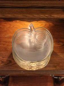 lot 227 image: Selection of 7 apple shaped glass snack plates