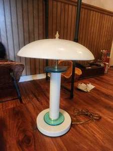lot 233 image: White table lamp