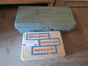lot 45 image: Johnson and Johnson first aid auto kit, vintage panasonic mens razor