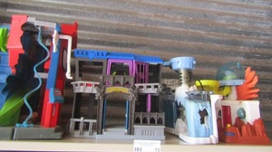 lot 73 image: various kids toys spiderman buliding, gotham city building and more