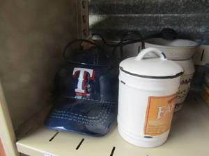 lot 97 image: Texas rangers scensty warmer, live simply scensty warmer and a farmstore covered glass canister