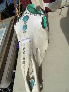 lot 2 image: Cow skull painted with Turquoise and have jewel and Tourquise dcor