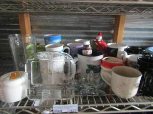 lot 125 image: large lot of various Christmas cups and coffee cups and 1 very large beer mug