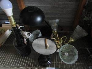 lot 134 image: chandiler 4 tier light, 1 gallon wine bottle lamp and more