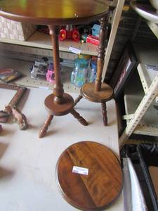 lot 151 image: 23 in tall small oval side tables on needs top repaired