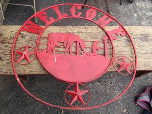 lot 16 image: Red iron welcome western sign 36 in diameter