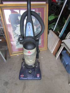 lot 185 image: bissell 12 amp used vaccum cleaner unknown working condition