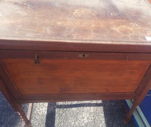 lot 7 image: Wooden buffet locked key,   33 x 31 12 x19