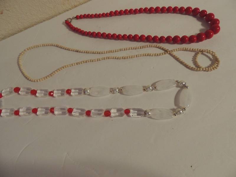 lot 94 image: JEWELRY