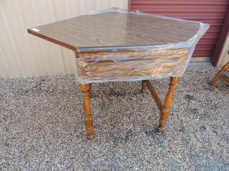lot 78 image: Corner Sections to Desk  Corner ta...