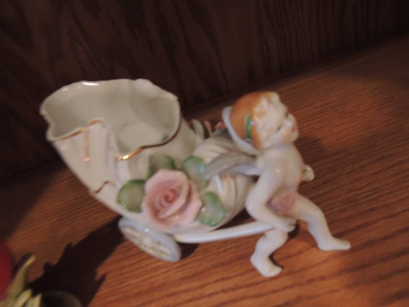 lot 128 image: Angel and Chariot figurine Made in ...