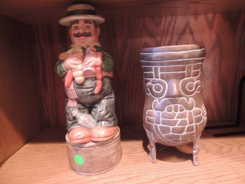 lot 131 image: HECTO-Mexico Warrior Vase...