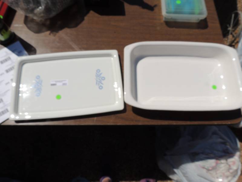 lot 203 image: Corning ware Casserole dish with tr...