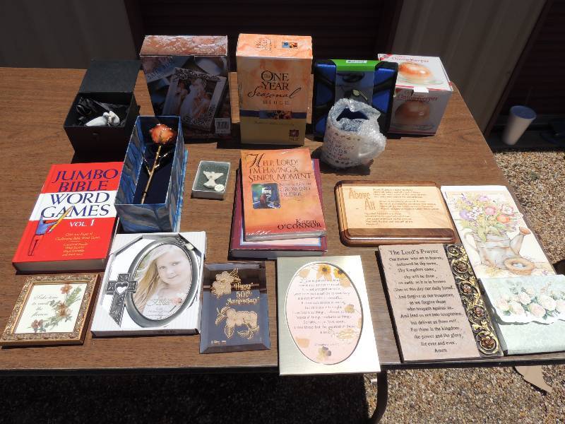 lot 246 image: 2 Karen OConner Book, onion keeper...