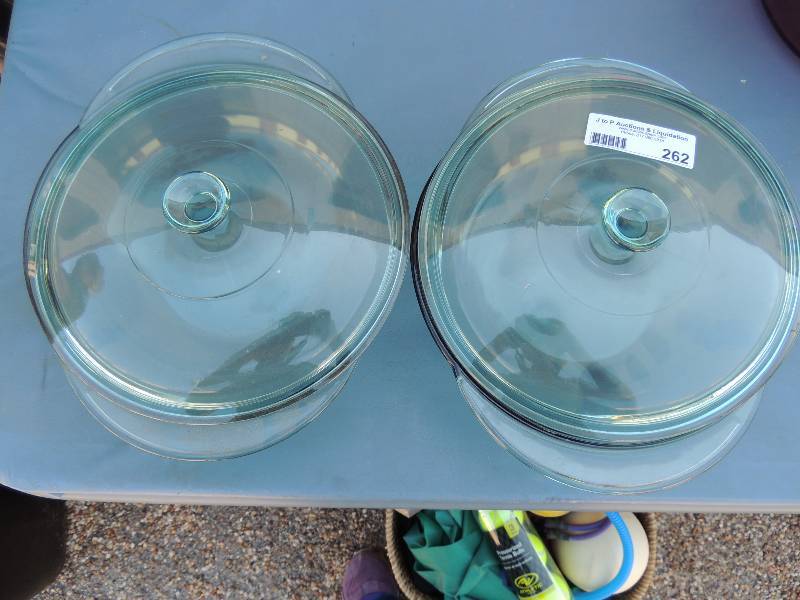 lot 262 image: 2 Anchor Hocking casserole dishes w...