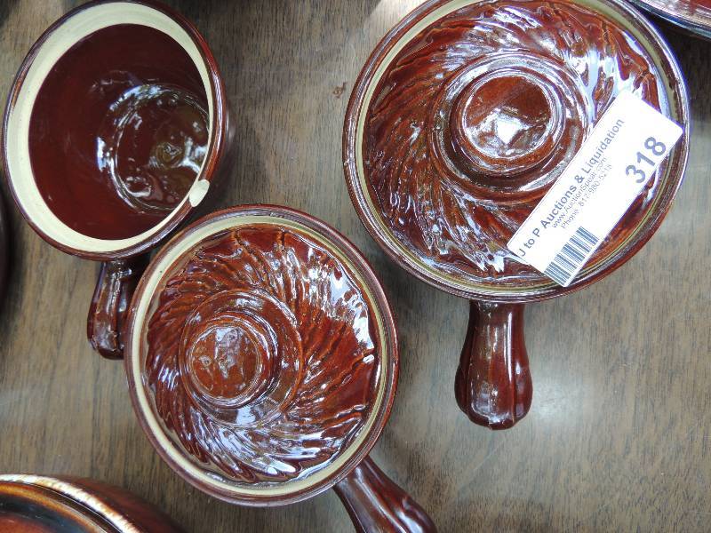 lot 318 image: Handled soup bowls with lids x3 by ...
