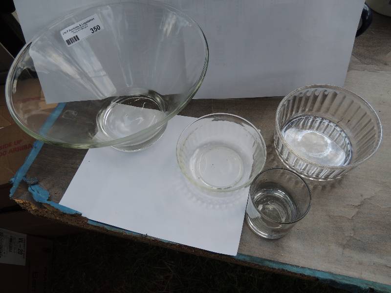 lot 350 image: LARGE Glass bowl, 2 SMALL CASSEROLE...