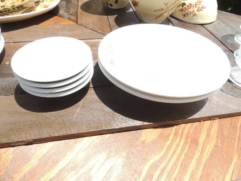 lot 360 image: 4 Fire Porcelain China Bowls and 2 ...