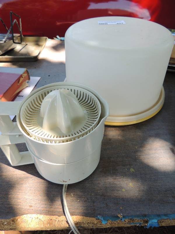 lot 407 image: Cake cover, lemon Juicer...
