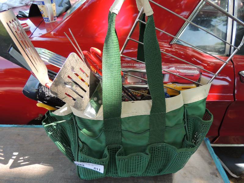 lot 411 image: Canvas bag full of grilling and cam...