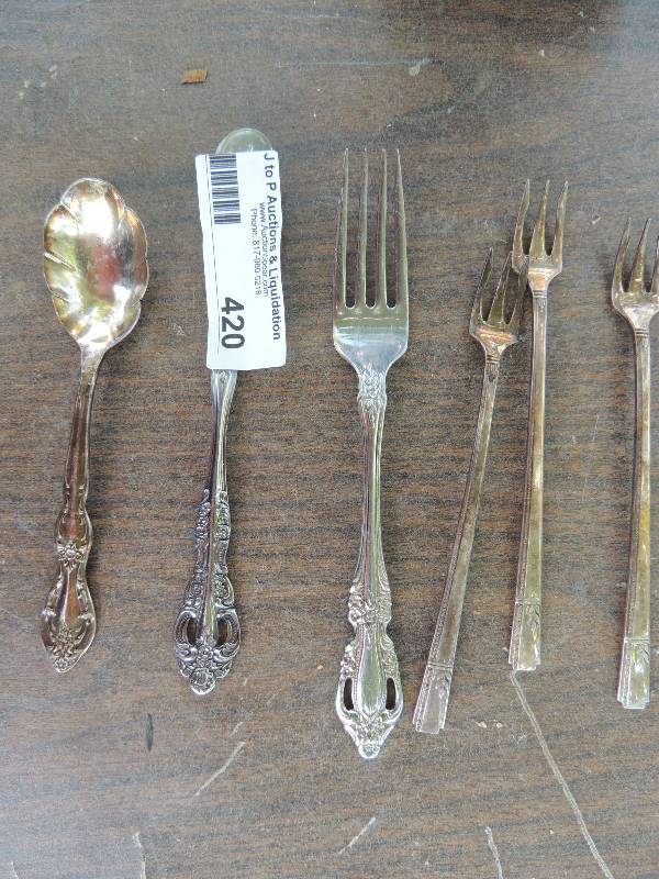 lot 420 image: 3 silver houduvors forks, SUGAR SPO...