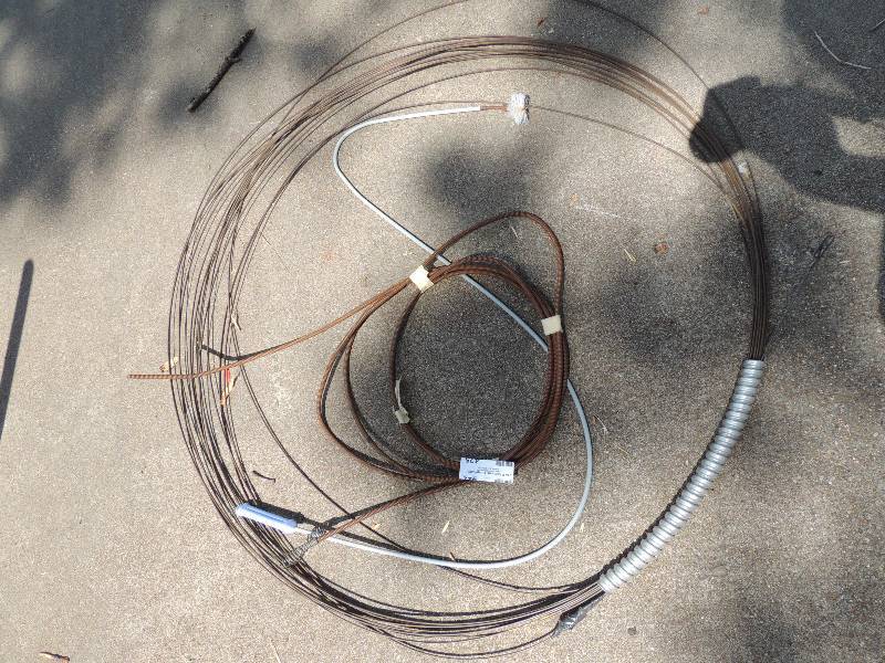 lot 425 image: electric wire runnerFISH...