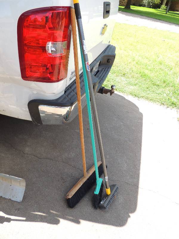 lot 427 image: Deck broom, house broom, yard broom...