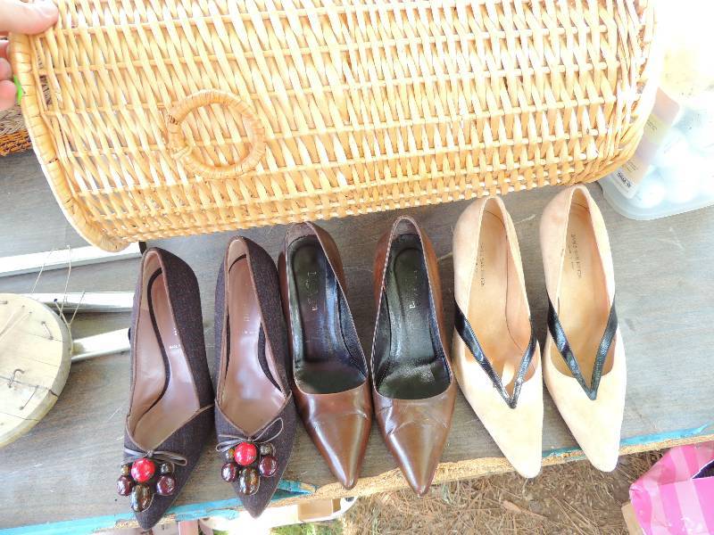 lot 433 image: LADIES SHOES -   Max Mara Italian H...