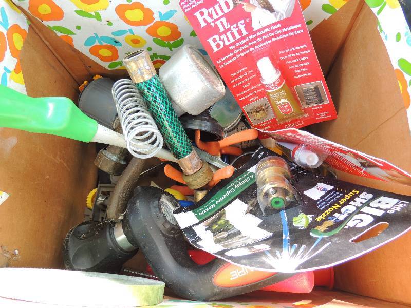 lot 440 image: Box of sprinklers and sprinkler hea...